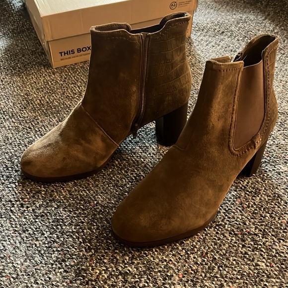 Clarks Bayla Rose Boot Slate Suede size 11M NWT IN BOX!!! - Picture 2 of 13